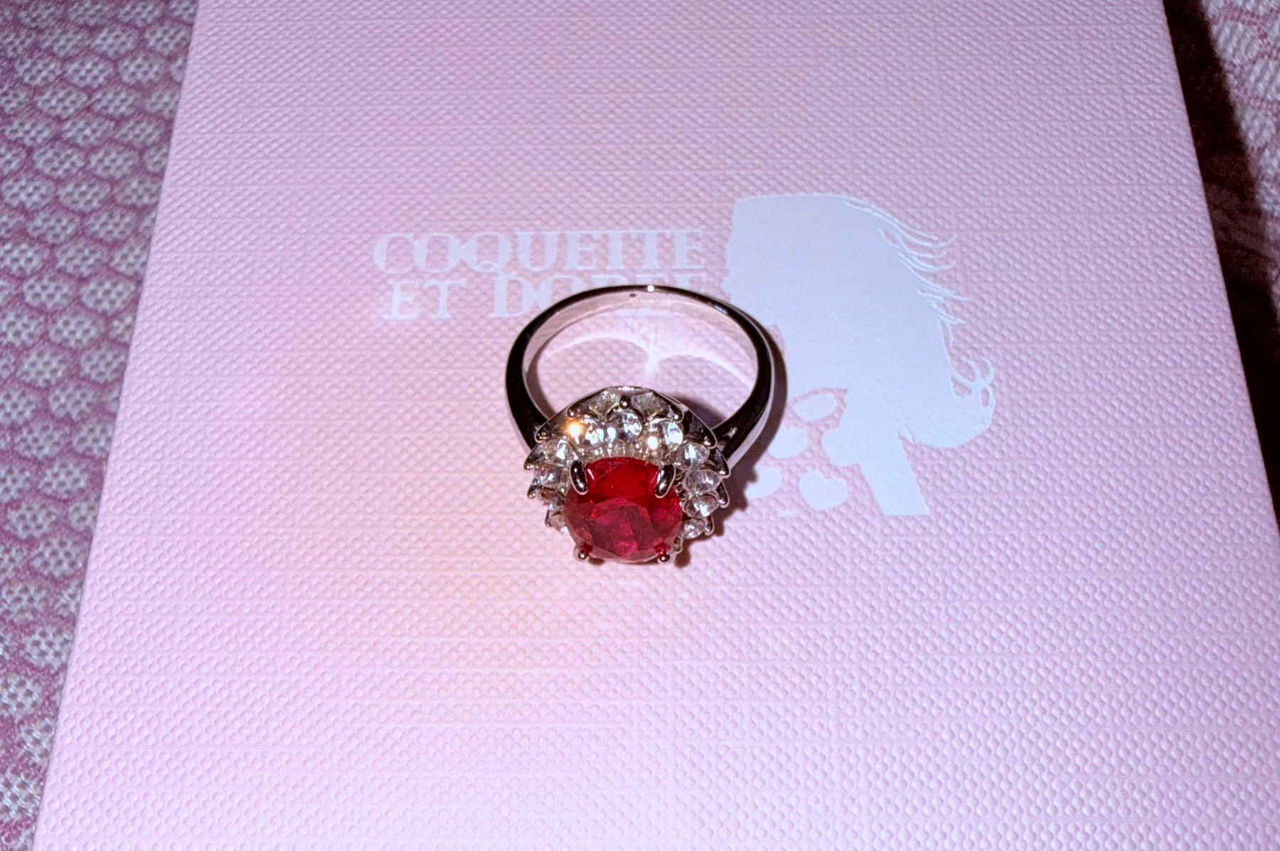 Anelli: Bague vintage avec pierre rouge – Usato da St-Maurice venduto da Sandrinette123 1