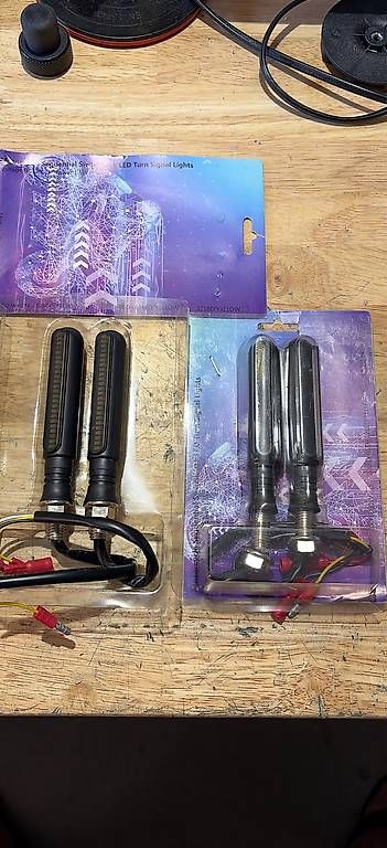 Tutti pezzi di ricambio auto: Lauflicht LED Blinker mit Tagfahr- und Bremslicht – Usato da Sulgen venduto da Skidriver100