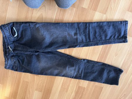 Kinder Jeans dunkelgrau Grösse 146 guter Zustand