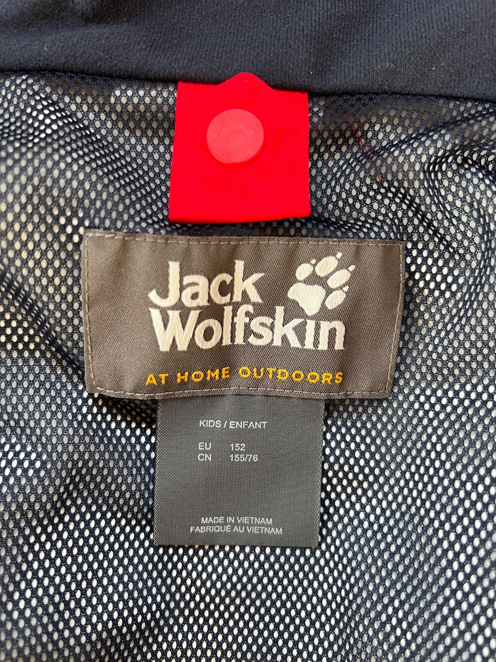 Jack Wolfskin Giacche & Cappotti: Regenjacke Jack Wolfskin Grösse 152 – Usato da Lengnau BE venduto da Rubin27 5