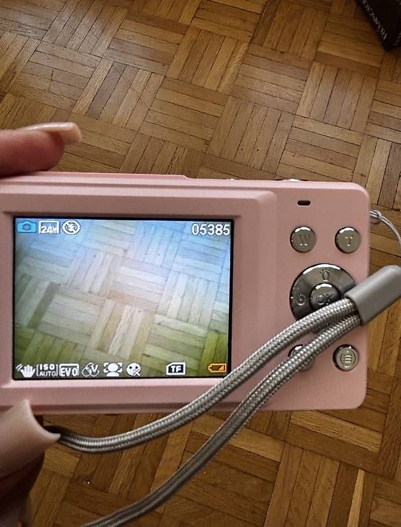 Fotocamera: Pinke Digitalkamera 44 mp  – Nuovo e nell'imballaggio originale da Basel venduto da SellbyD 3