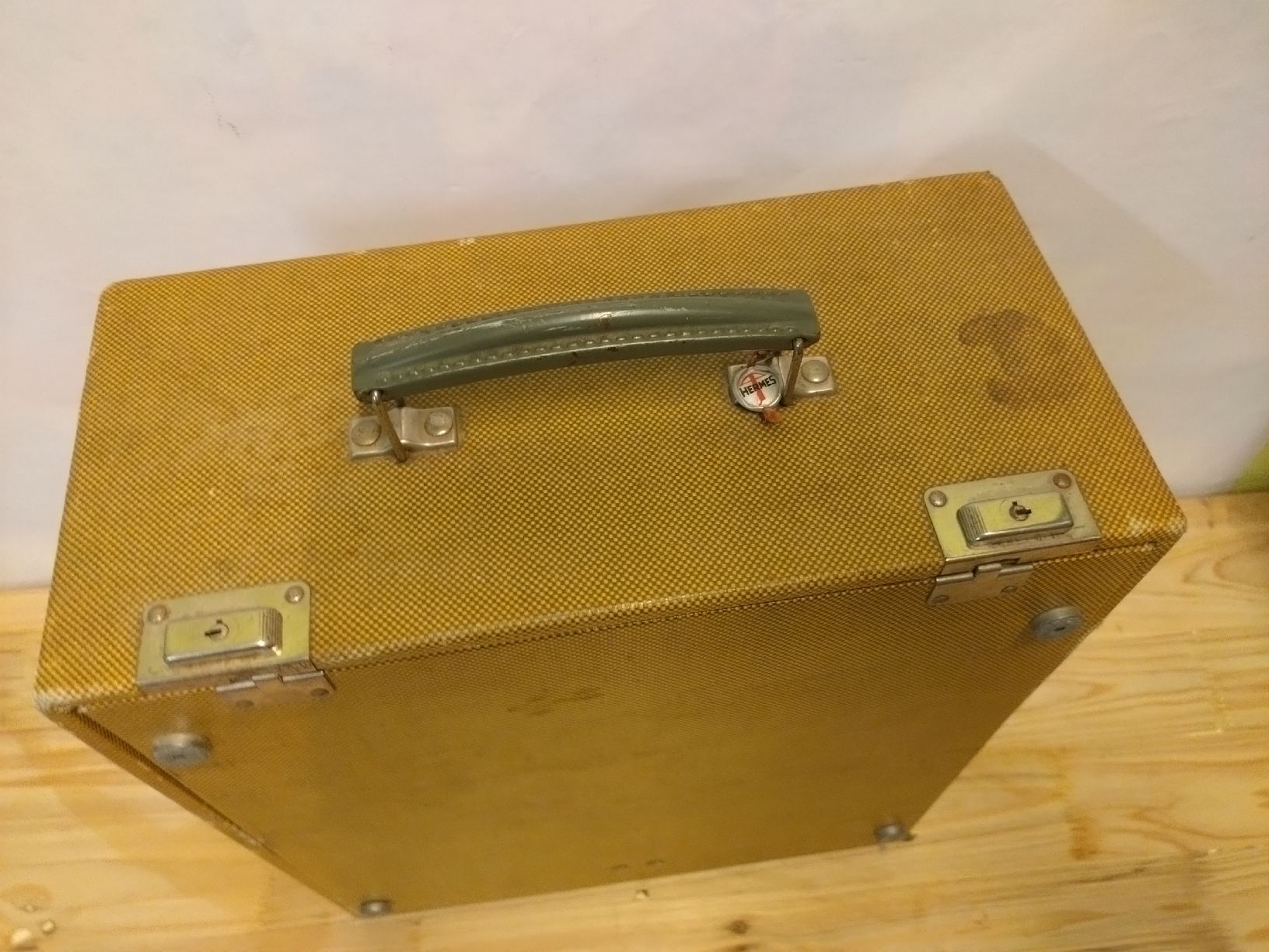 Hermès Schreibmaschinen: Machine à écrire Hermes 2000 vintage  – Defekt aus Farvagny-le-Grand von LaCaverne 6