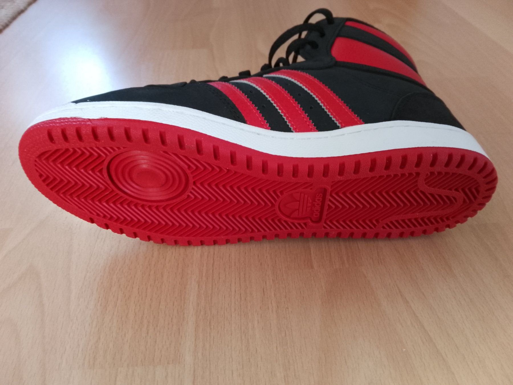 Adidas Scarpe da uomo: Baskets Adidas  - NEUF! _ Taille 42 2/3 – Nuovo e nell'imballaggio originale da Dombresson venduto da sev_bsb8 1