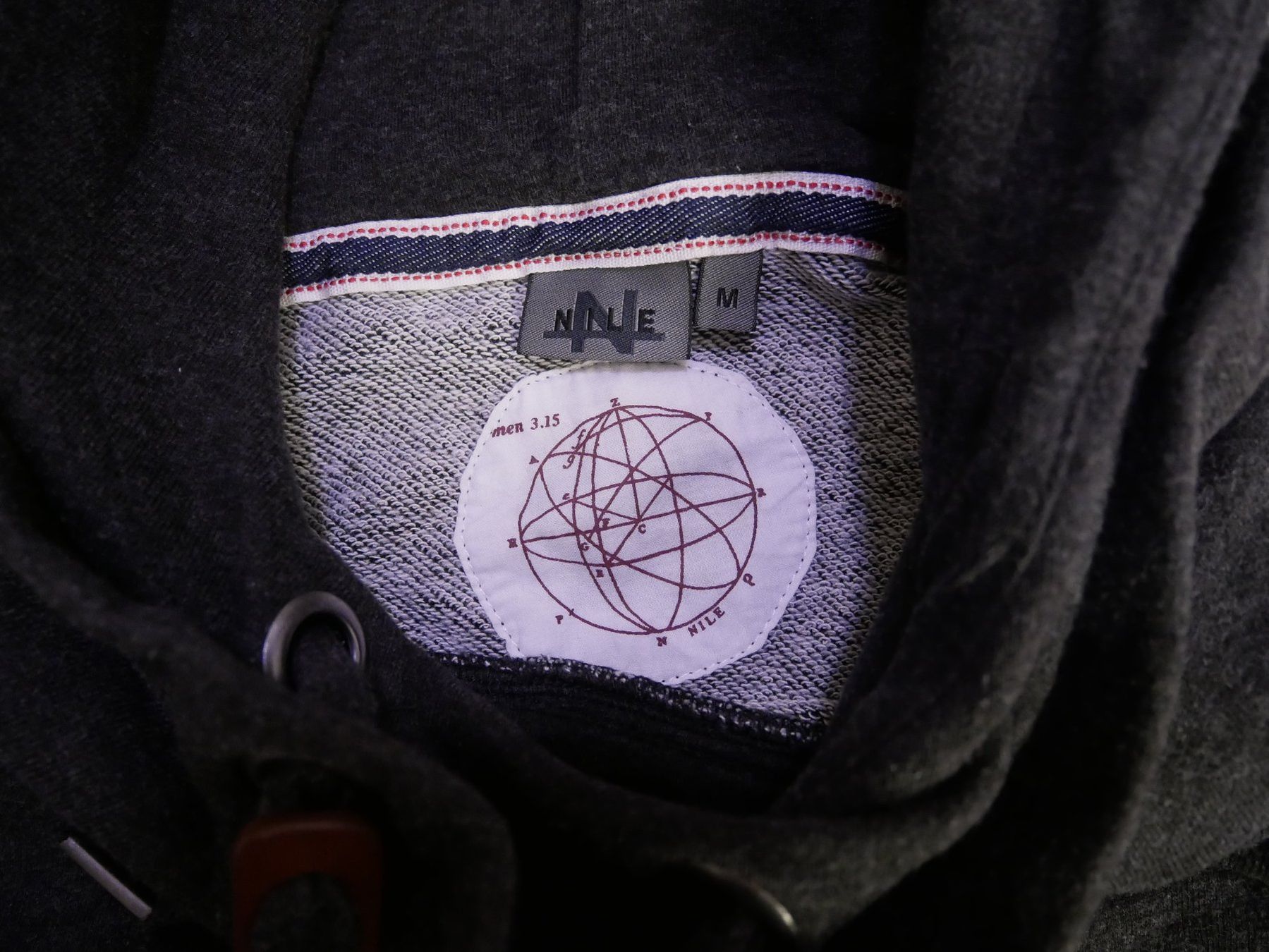 Nile Maglioni & Felpe: Herren Kapuzenpullover, Nile, grau, Grösse M – Usato da Niederwangen BE venduto da Benny.7 2