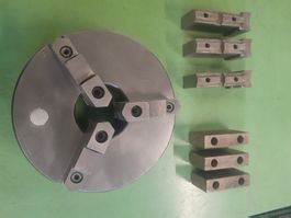 Dreibackenfutter  210mm