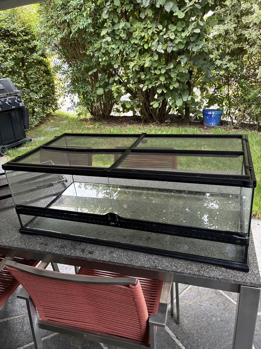 Exo terra Terrariums: Exo Terra 90x45x30  – D'occasion à Reute AR par allesROGER9411