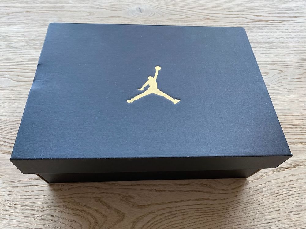 Jordan Chaussures hommes: Air Jordan 1 Mid White Metallic Gold Obsidian – D'occasion à Meilen par gomerser 2