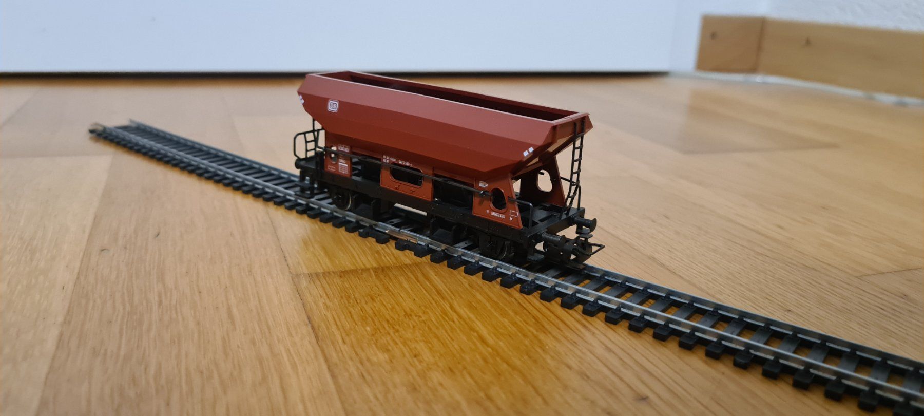 Märklin Modellini di ferrovie: Märklin Drehschieber-Seitenentladewagen – Usato da Steffisburg venduto da losti33