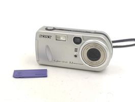 Vintage Digitalkamera Sony Cyber-shot DSC-P72 CCD Sensor