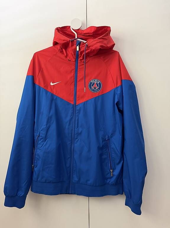 Giacche: PSG NIKE WINDBREAKER – Usato da Thayngen venduto da SimonMayer1 1