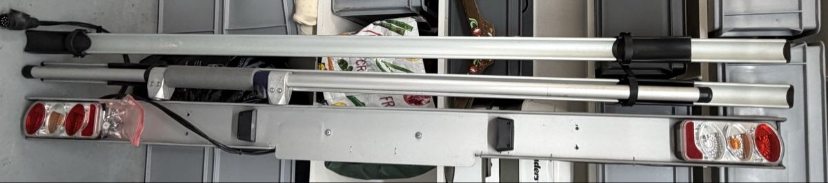 Tutti i ricambio: Barre de feux arriere remorque ou autre – Usato da Reconvilier venduto da Palmeraie 2