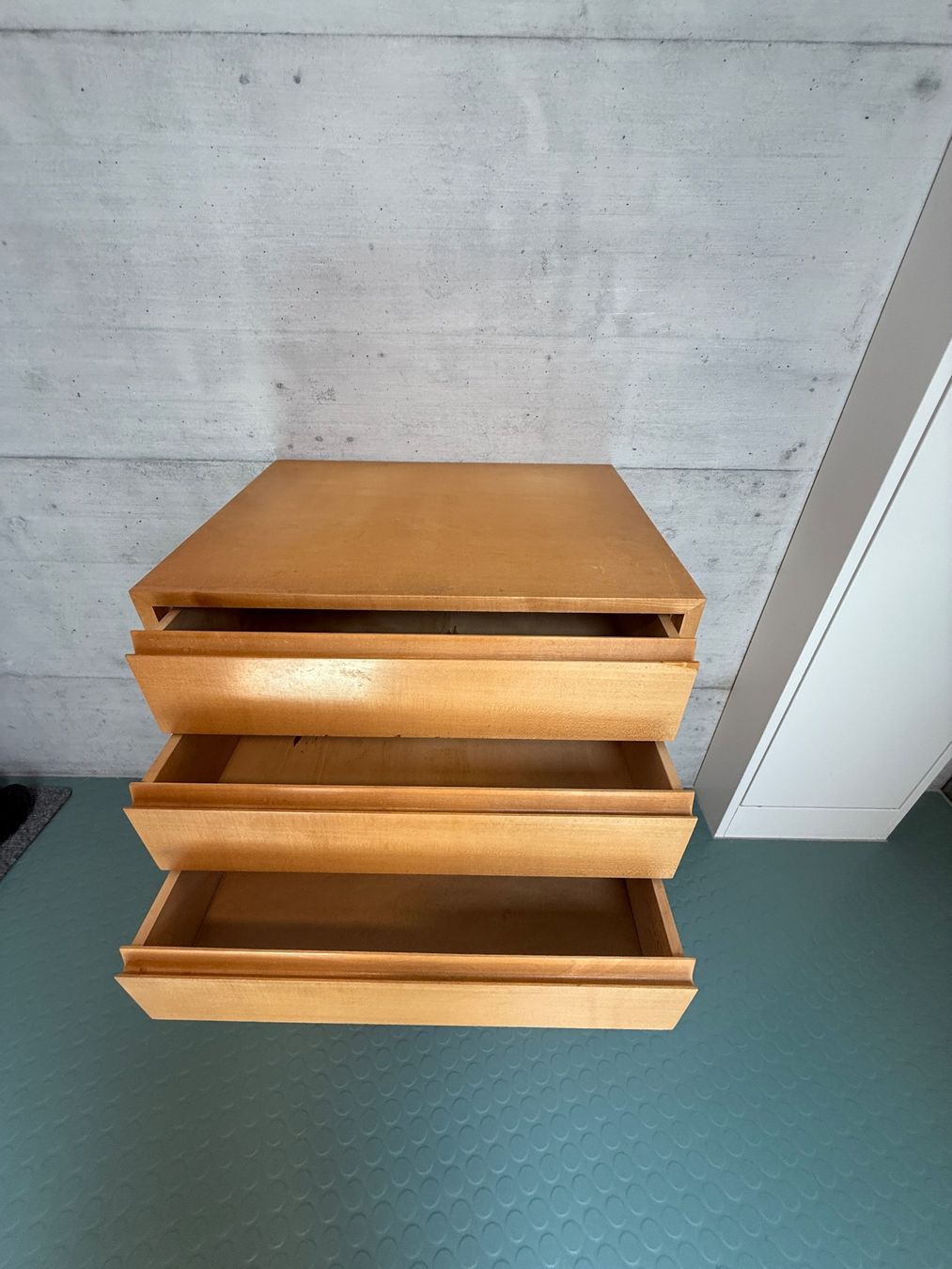 Thut Kommoden: Kommoden, Nachttischchen Thut, 2 Stück – Gebraucht aus Buchs SG von Laurenzia2 3