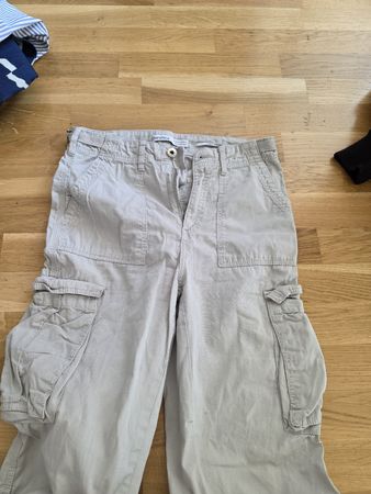 Bershka Cargohose beige Grösse 36 guter Zustand.