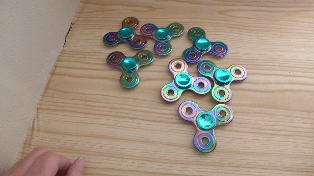 Giochi: 1 Regenbogen Fidget Spinner, Antistress, Metall – Nuovo (secondo la descrizione) da Zürich venduto da inf_gt6t 2