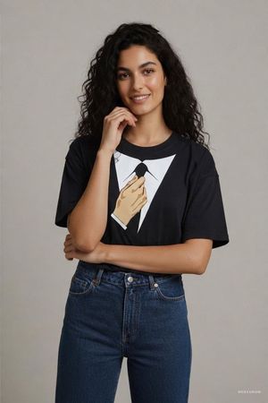 Fruit of the Loom Black Tie Grafik-T-Shirt – Größe M