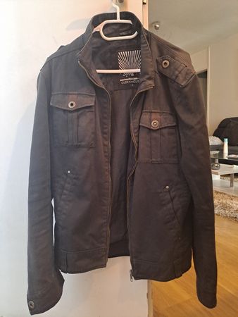 Herren Jacke dunkelgrau Grösse M guter Zustand. CLOCKHOUSE