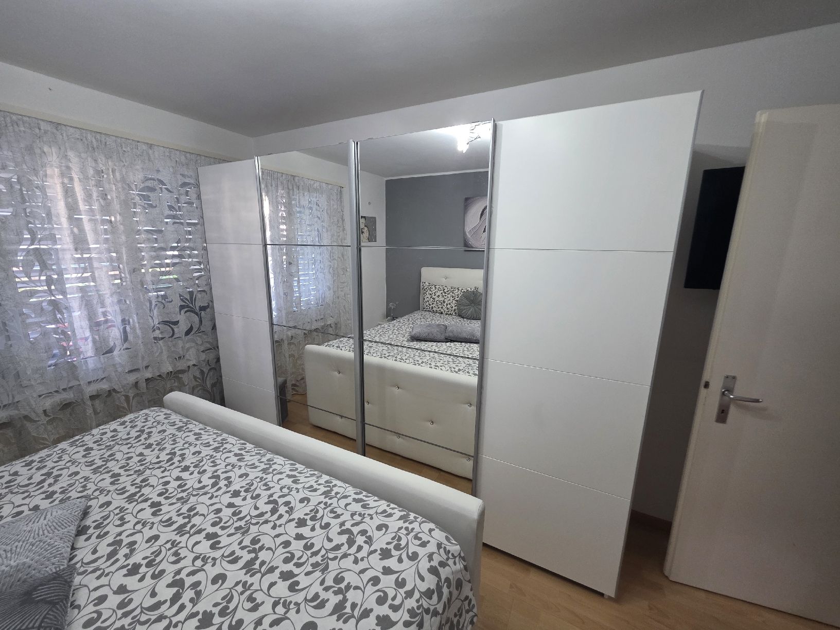 Letti: Komplettes Schlafzimmerset mit Boxspringbett – Usato da Zuchwill venduto da pre_dqj2 3