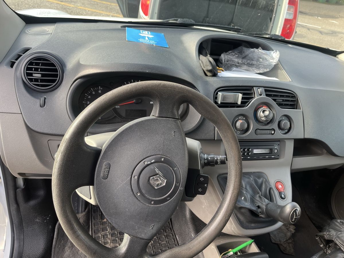 Renault Veicoli commerciali: White Renault Kangoo Van, Good Condition, Make Offer! – Usato da Neuchâtel venduto da rye_yyh2 5