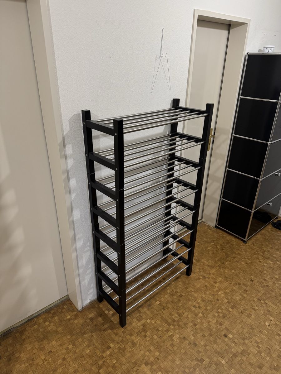 Ikea Porte manteau: 4x Schuhregal IKEA TJUSIG schwarz.  – D'occasion à Zürich par PhilippeMueller 2