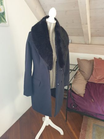Wintermantel von Vila, Grösse S, mit Kunstfellkragen!