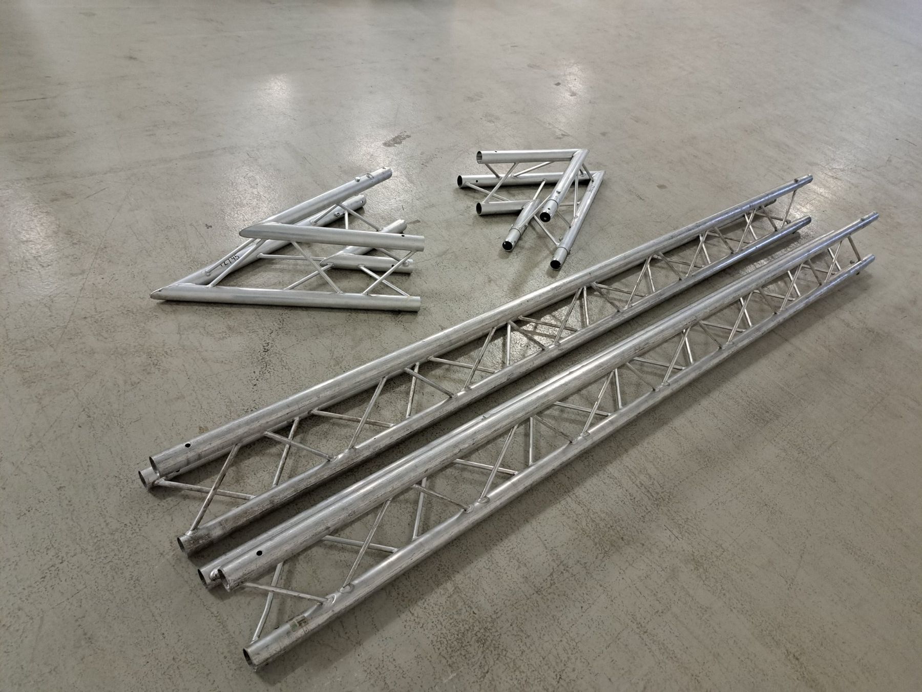 Truss: Trilite 3Punkt Traversen Set E vierteilig – Gebraucht aus Embrach von lichttechnik 2