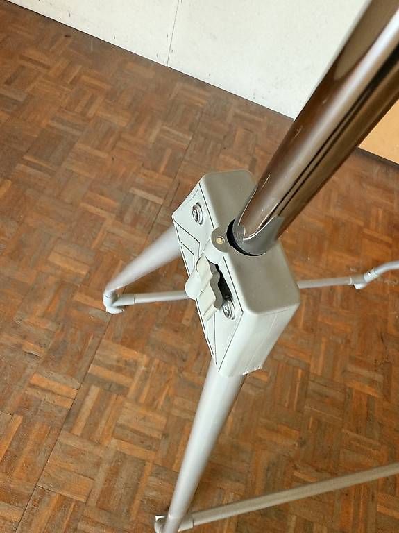 Garderobe: Rollbarer Kleiderstange  – Gebraucht aus Flawil von PWMU 1