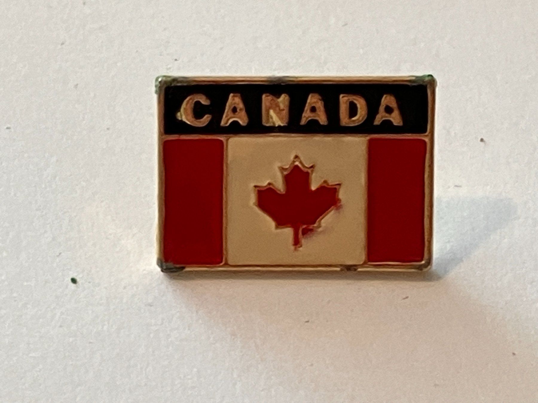 Placchette & Badge: 1 Pin Canada – Usato da Basel venduto da djwwpp