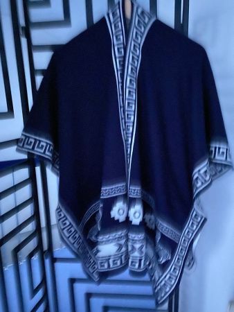 Poncho reversibel aus Peru blau oder weiss NEU, ungetragen