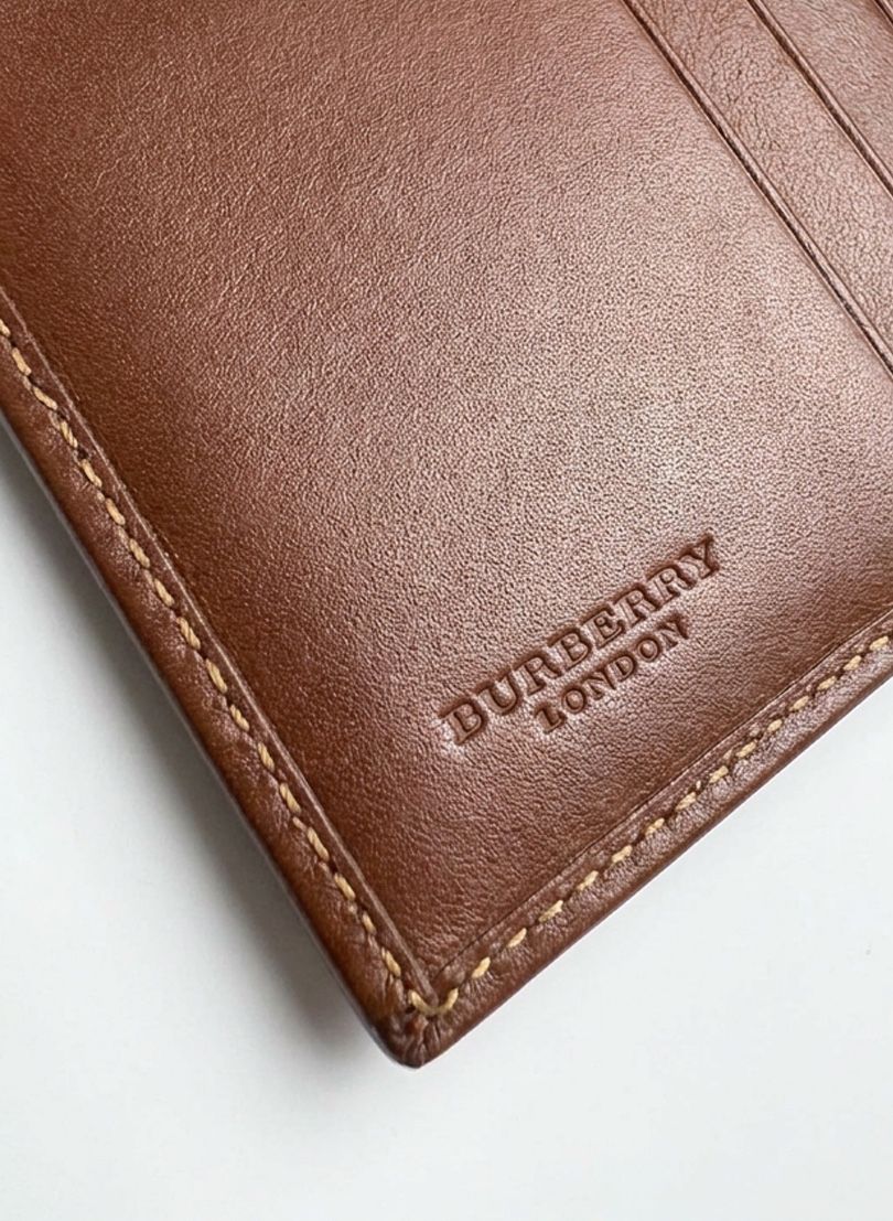 Burberry Portafogli: Burberry Portmonee – Nuovo (secondo la descrizione) da Luzern venduto da muh_22qq 3