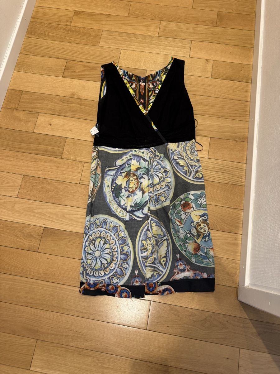 Dolce & Gabbana Vestiti: Robe DOLCE & GABBANA imprimé floral 44IT – Usato da La Croix-de-Rozon venduto da ben_9qlz 3