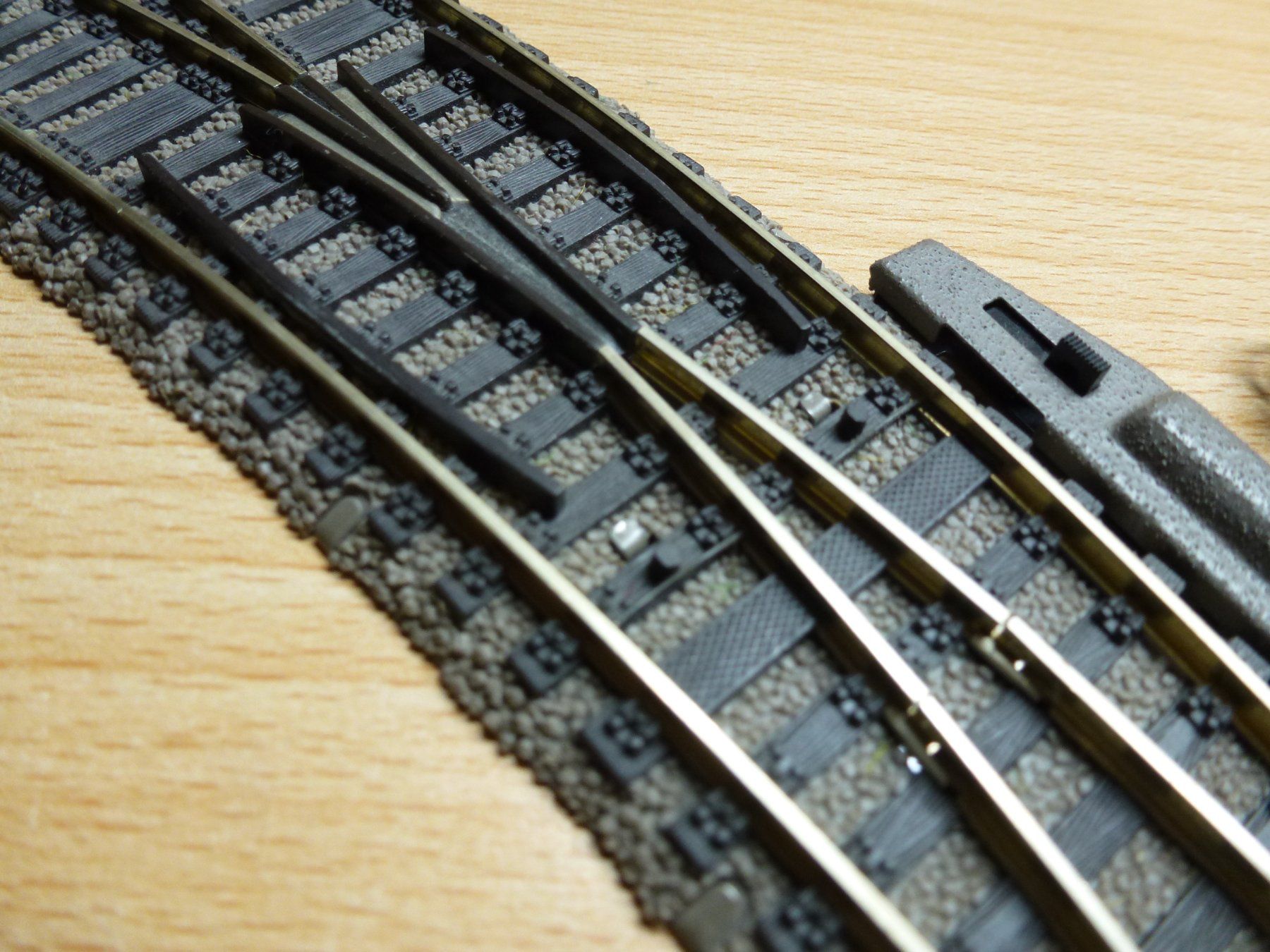 Fleischmann Modellini di ferrovie: Fleischmann H0 Profigleis Bogenweiche links 6142 – Usato da Hombrechtikon venduto da Se9 5