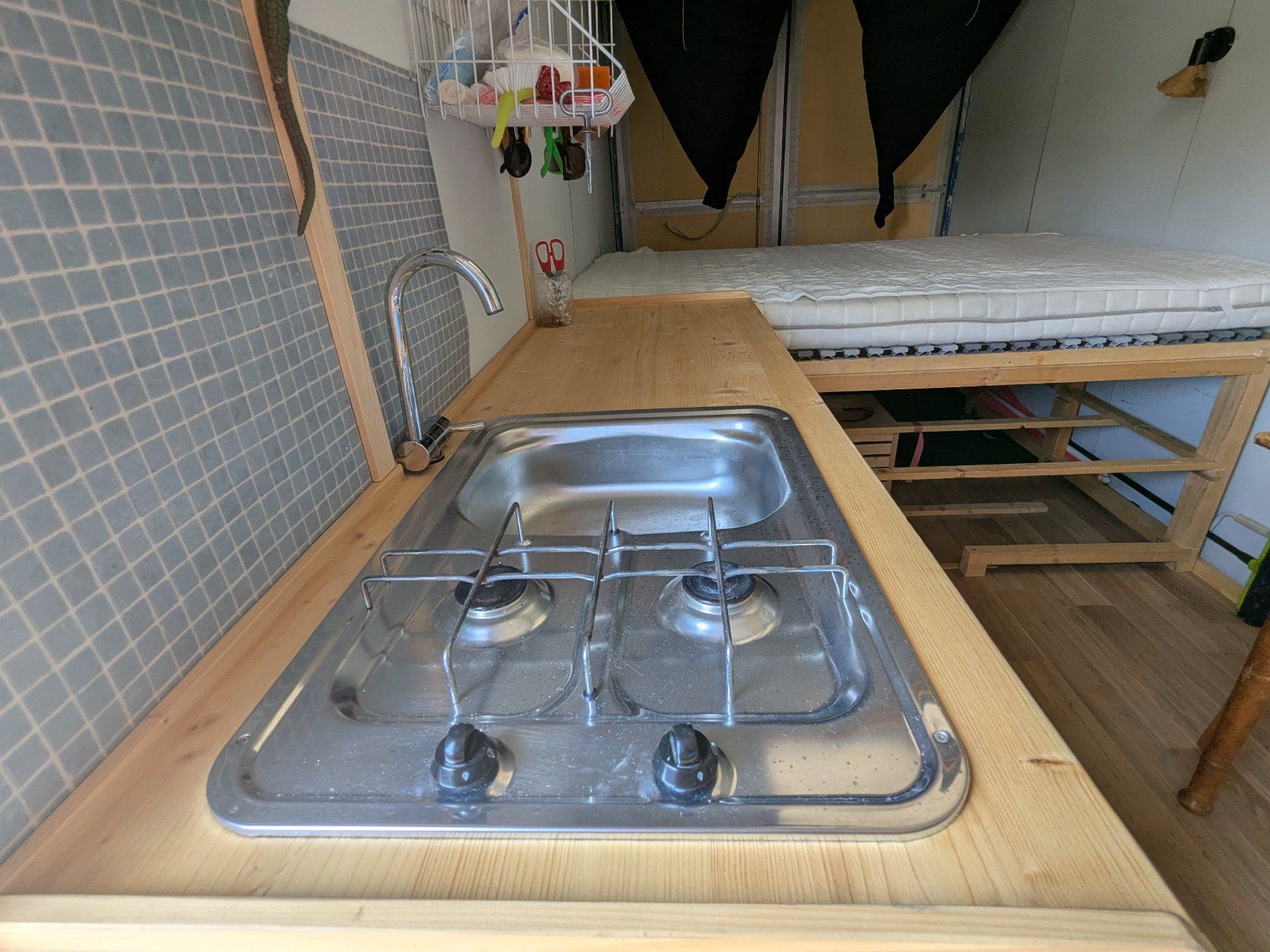 VW Veicoli da campeggio: Originelles Wohnmobil  Eigenbau VW LT35 – Usato da Biel/Bienne venduto da rotem 3