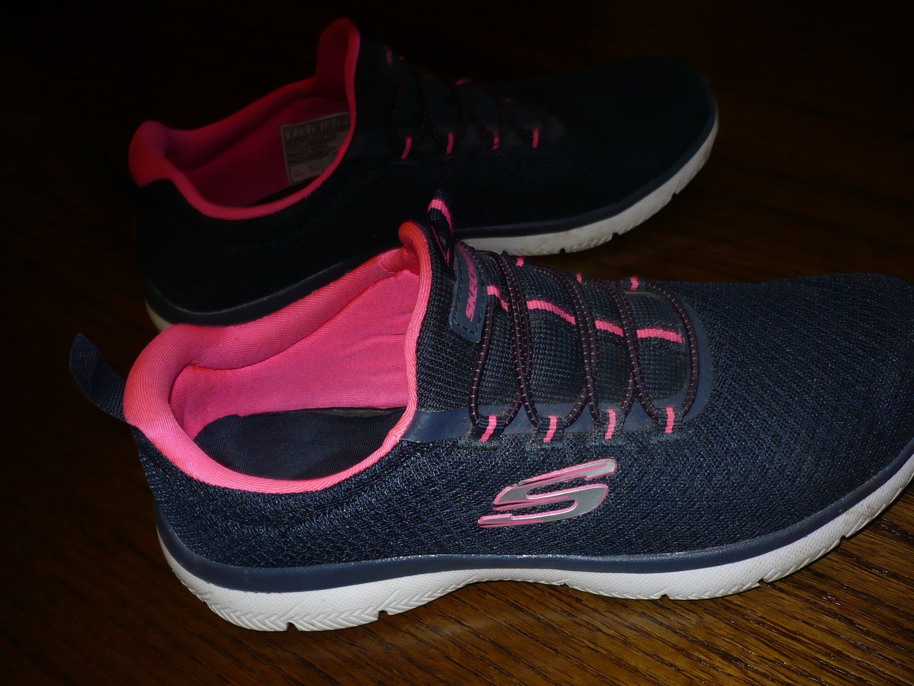 Skechers Chaussures femmes: SKECHERS Sneaker Gr. 38 – D'occasion à Merzligen par Marthe22 6