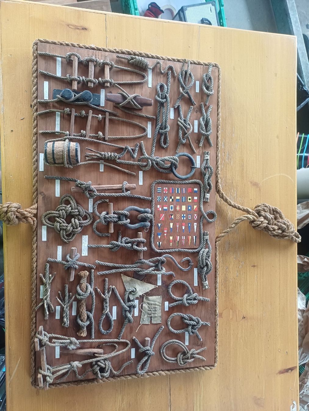 Toutes les décorations: Knotenbrett – D'occasion à Wangenried par Recycler94
