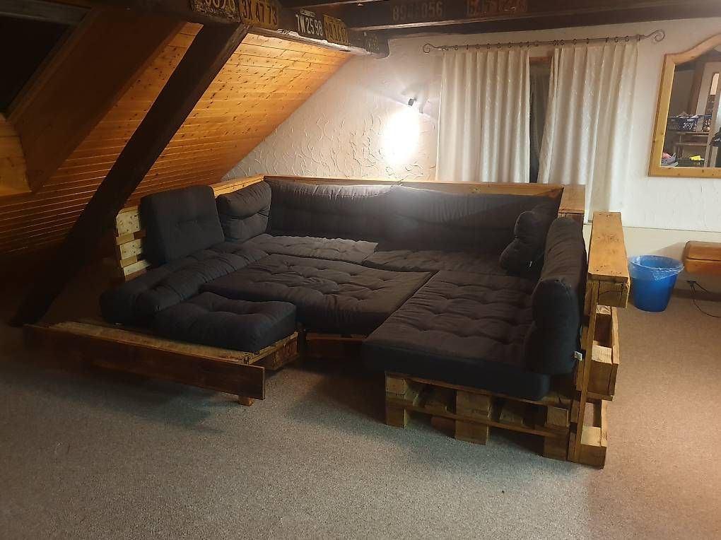 Divani: Paletten-Sofa – Usato da Niederwil AG venduto da Acantik 1