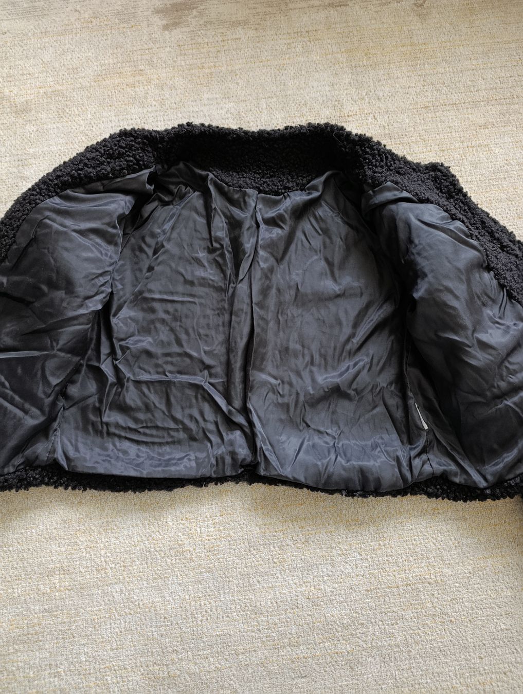 Giacche: VESTE COURTE PELUCHE NOIR S – Usato da Sierre venduto da shirley04 4