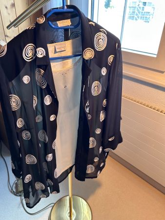 Edle Kombination Top & Bluse, schwarz/creme bestickt, 46