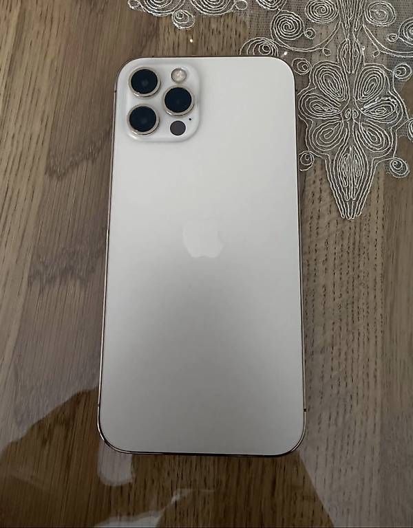 Telefoni cellulari / Smartphones: IPhone 12 Pro  – Usato da Luzern venduto da bed_w67n