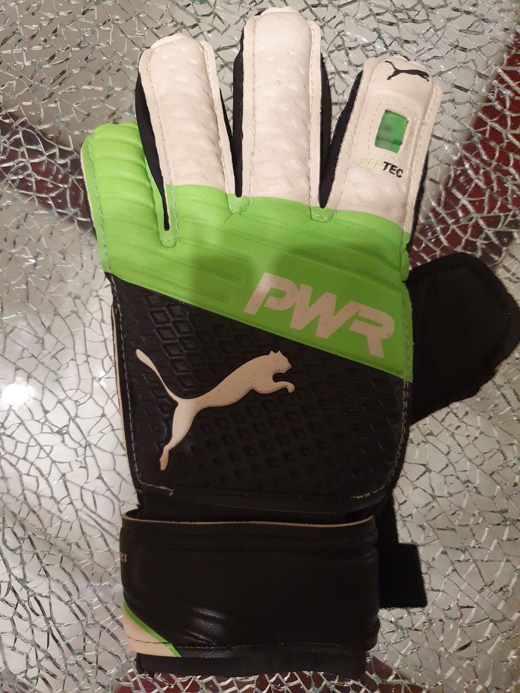 Porte da calcio e da hockey: Puma Fussballhandschuhe – Nuovo e nell'imballaggio originale da Luzern venduto da Reni025 2