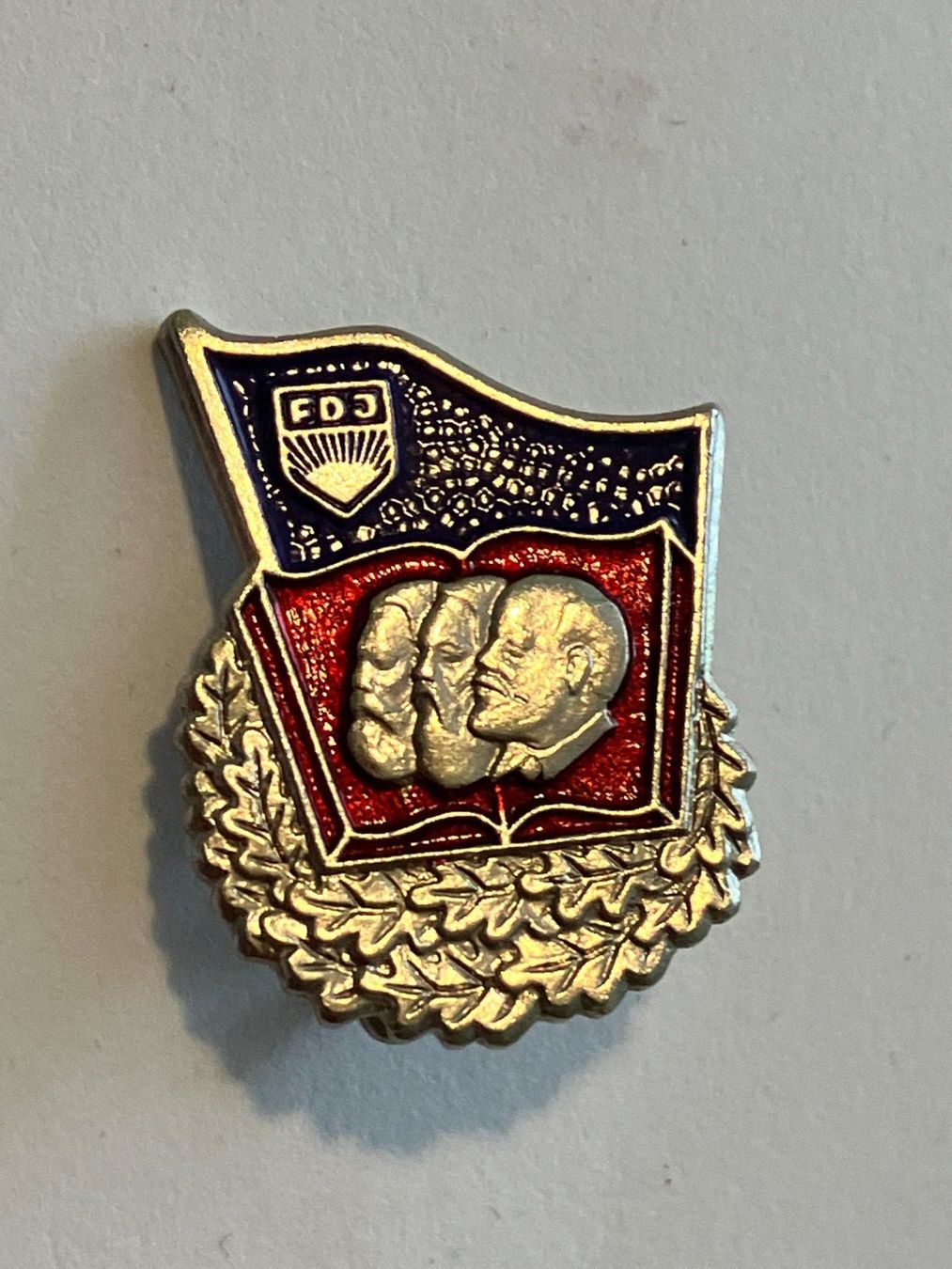 Plaquettes & Badges: 1 Ansecknadel DDR FDJ – D'occasion à Basel par djwwpp