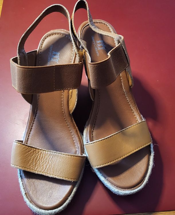 Sandales Clarks à Talon Compensé – Marron, Taille 9.5 US, état Occasion Propre