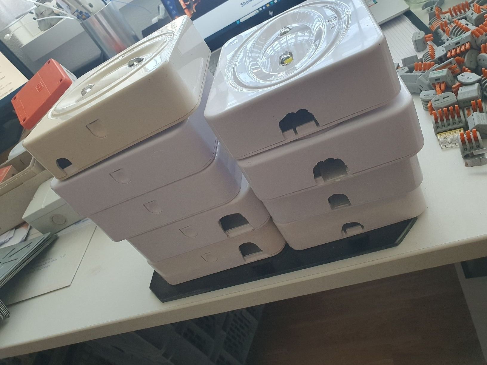 Lampade: Sicherheitsleuchte MICRO AP Not LED OHNE Batterie/AK – Usato da Zürich venduto da eymen20 5