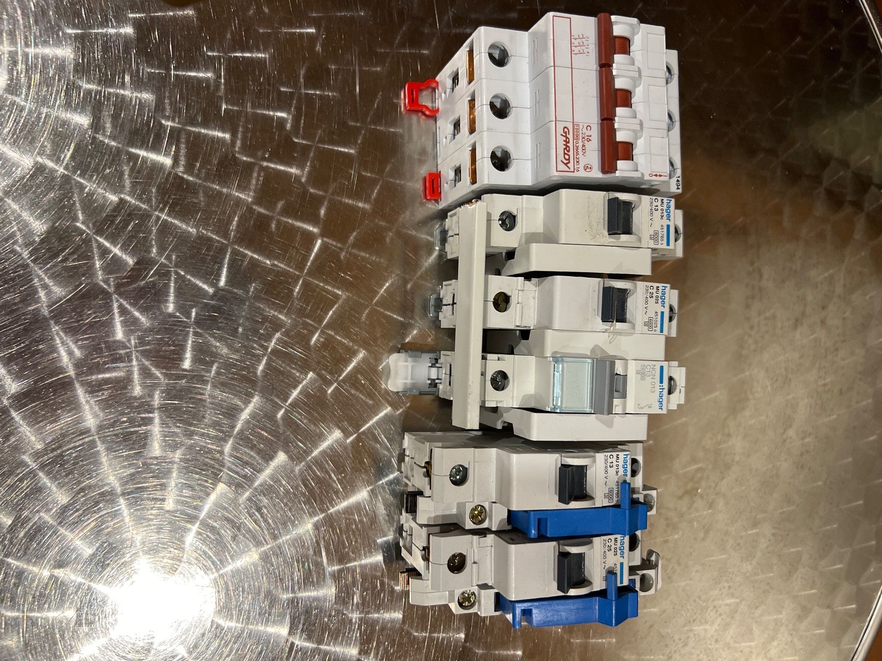 Hager Schalter: Diverses Elektro Material – Gebraucht aus Herzogenbuchsee von Honigkuchenpferd01