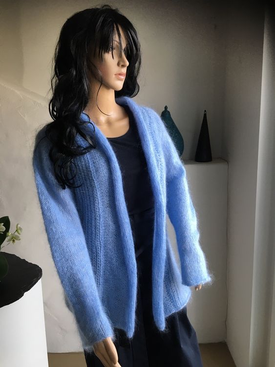 Strickjacke mit Mütze. Damen. Handarbeit . (Neu und originalverpackt ...