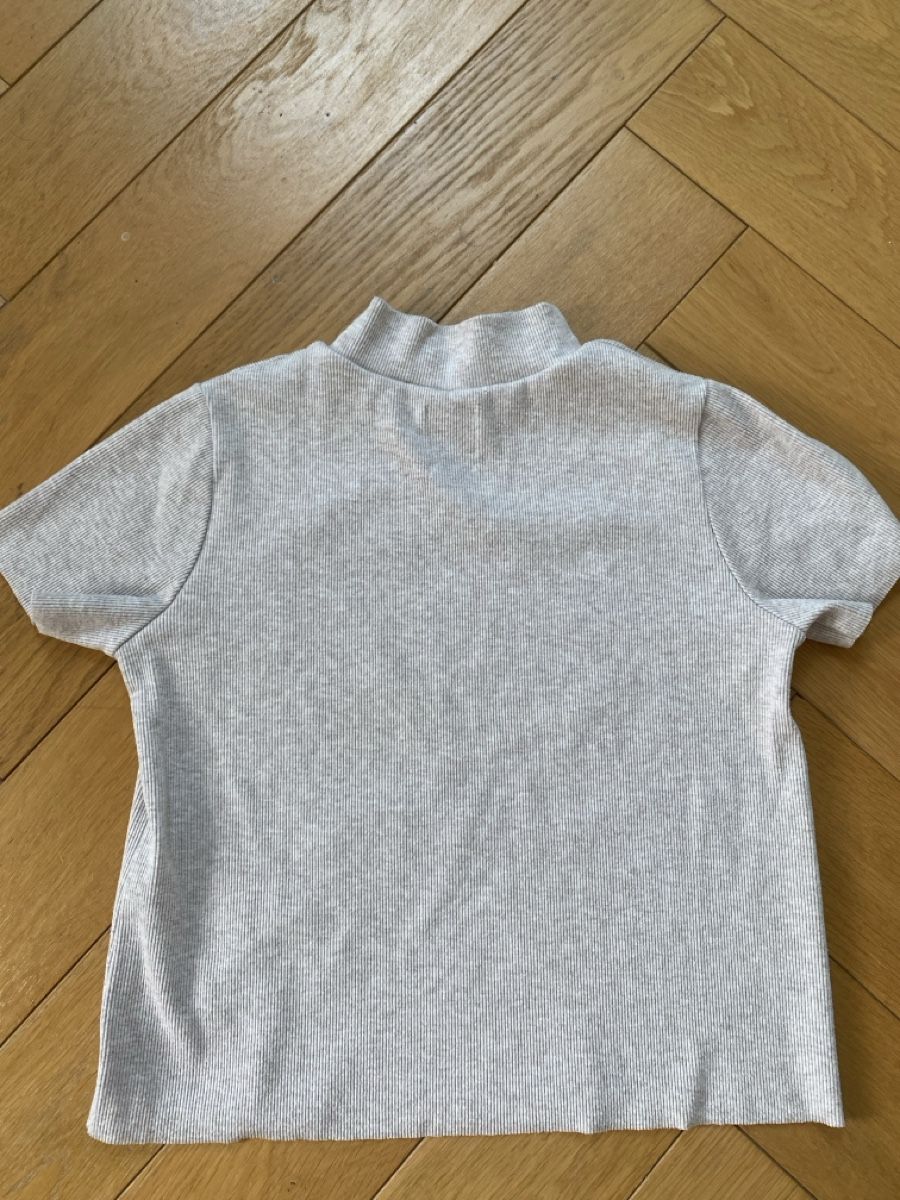Pull&Bear Top: T-shirt côtelé gris clair, taille M, pull&bear – Usato da Vésenaz venduto da gau_v6pf 2