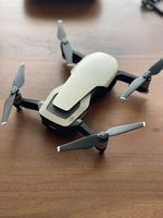 DJI Mavic Air Drohne mit Fly Combo Zubehör - neuwertig
