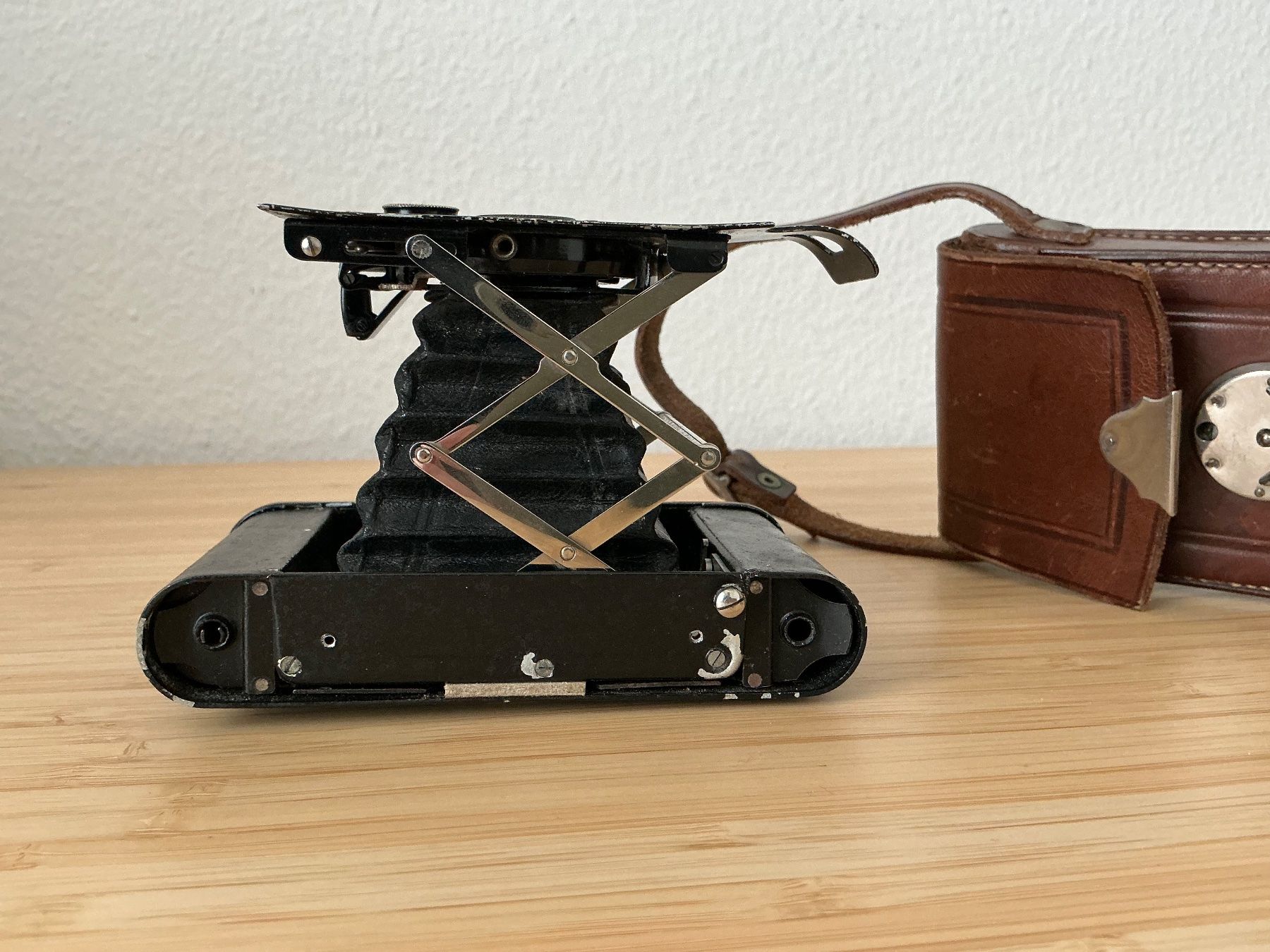 Fotocamera: Antike Klappkamera "Picolette" mit Ledertasche – Difettoso da Zürich venduto da tan_gp95 5