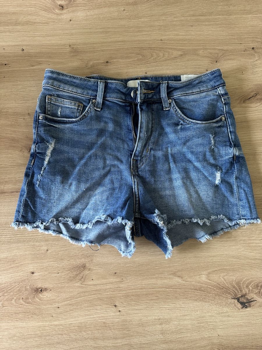 H&M Jeans: H&M Jeans Shorts Gr. 40 – Gebraucht aus Langenthal von denise96