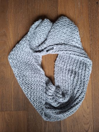 Warmer Winter-Schal, eleganter Loop-Schal, grau, kuschelig 