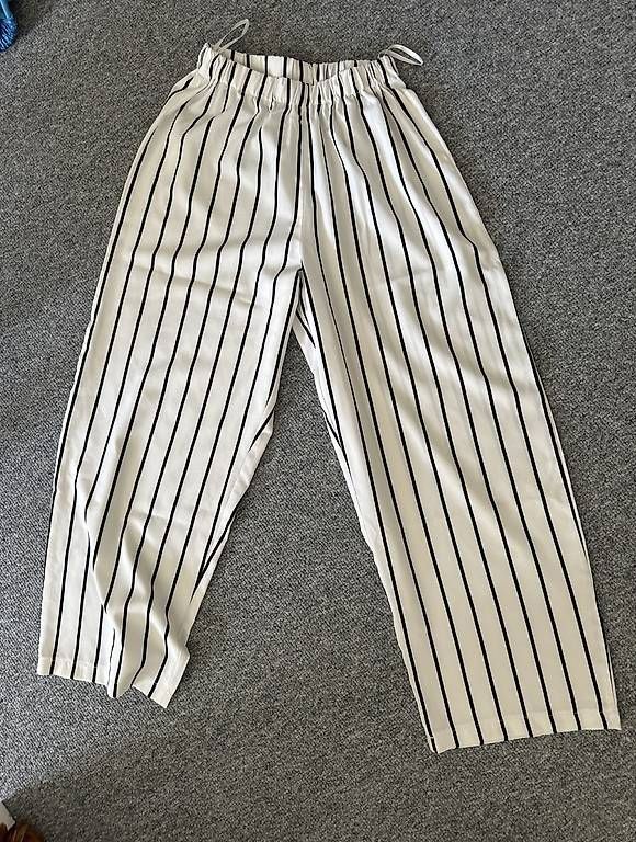 Pantaloni: Gestreifte Hose Damen One Size – Usato da Arnegg venduto da lar_v5qm 1
